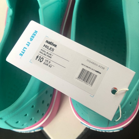 ::SOLD:: NWT Turquoise & Pink ‘Miles’ Flats Crocs - Picture 8 of 13